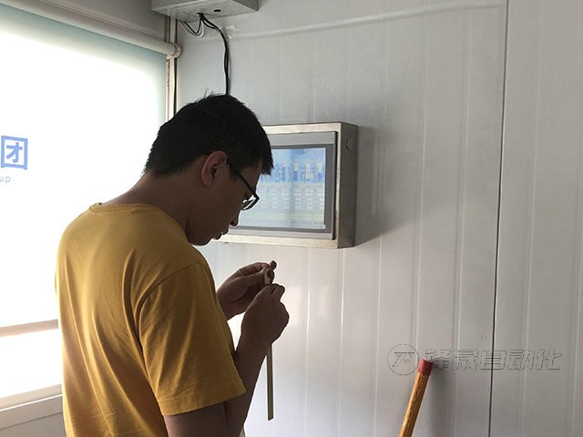 10個(gè)粉料倉(cāng)的攪拌站用哪種料位計(jì)測(cè)量系統(tǒng)？